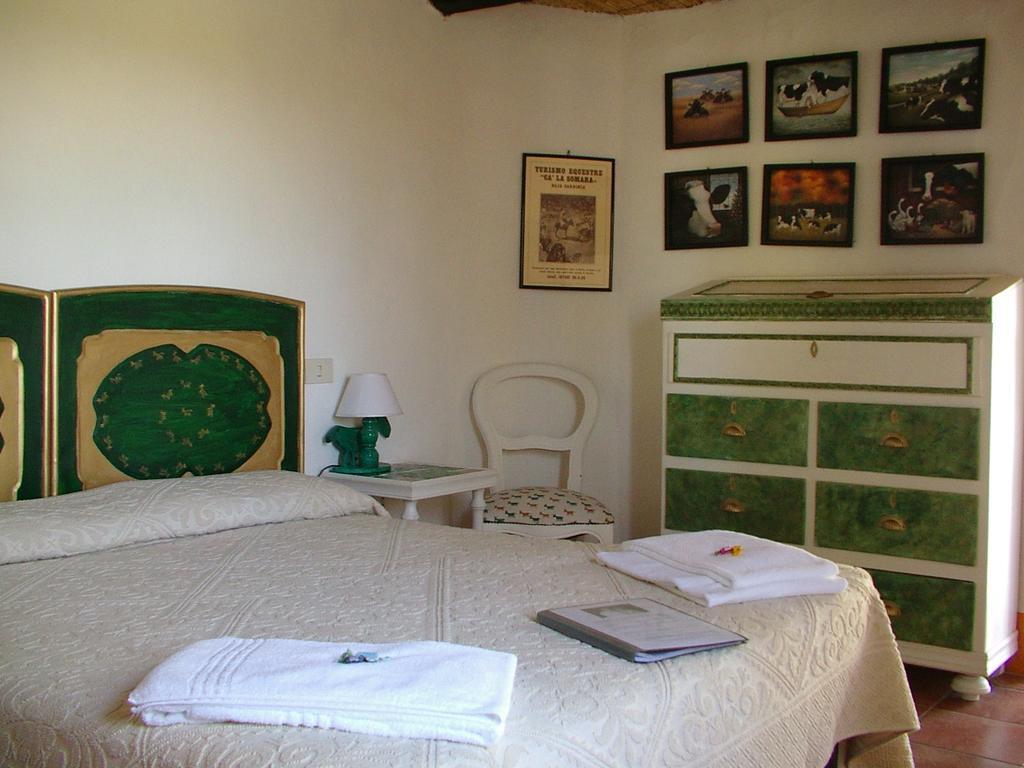 Hôtel Ca' La Somara à San Pantaleo Chambre photo